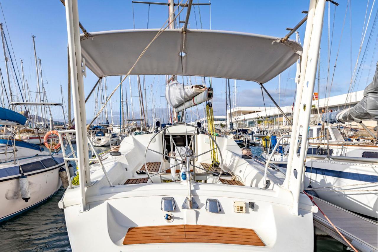 Relaxing Stay On A 38Ft Sail Yacht อาร์เรซิเฟ ภายนอก รูปภาพ