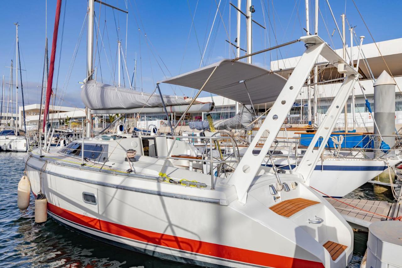 Relaxing Stay On A 38Ft Sail Yacht อาร์เรซิเฟ ภายนอก รูปภาพ