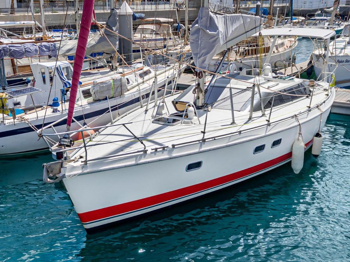 Relaxing Stay On A 38Ft Sail Yacht อาร์เรซิเฟ ภายนอก รูปภาพ