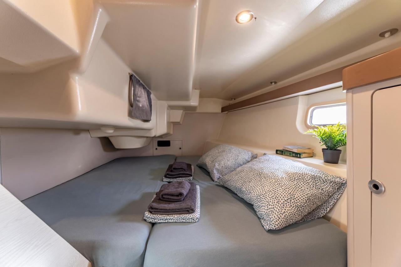 Relaxing Stay On A 38Ft Sail Yacht อาร์เรซิเฟ ภายนอก รูปภาพ
